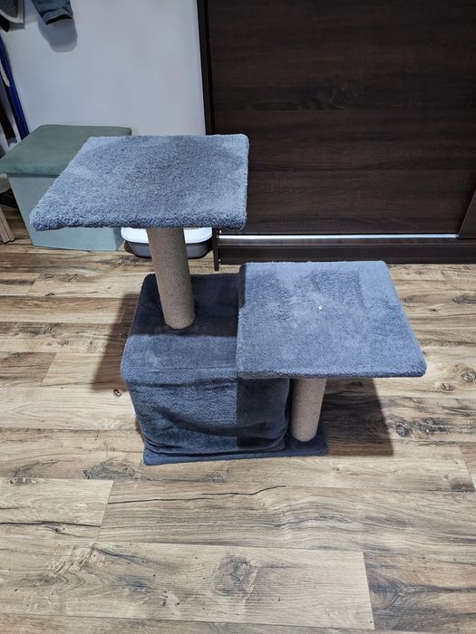 Vând ansamblu pisici cu 2 platforme