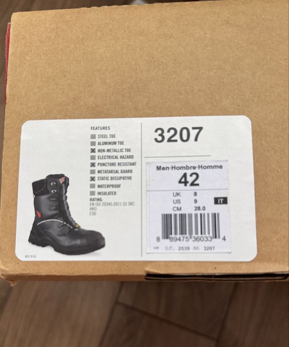 продам новые демисезонные рабочие ботинки