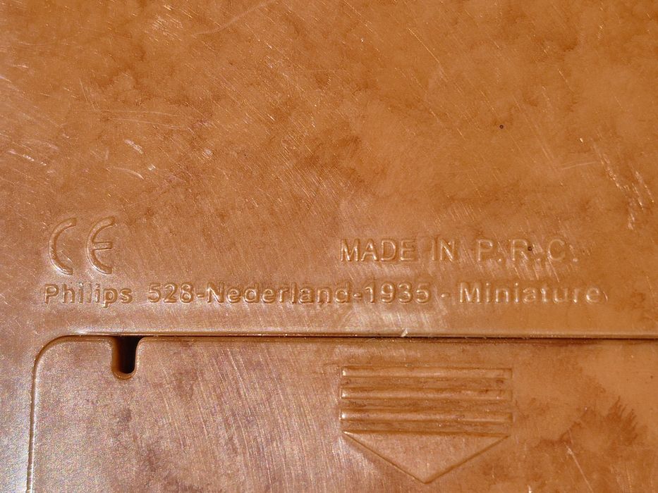 Vand Radio Philips 528,model 1935, made in Nederland miniature - functional