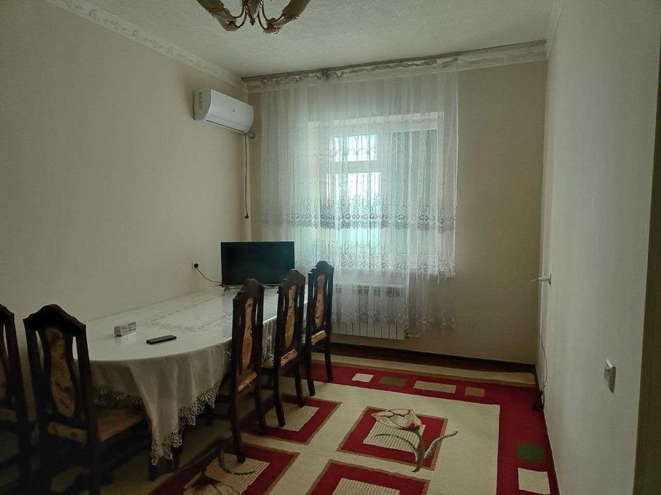 куйлюк массив 1.  метро матонат  2 ком  2/4/4   ID Q