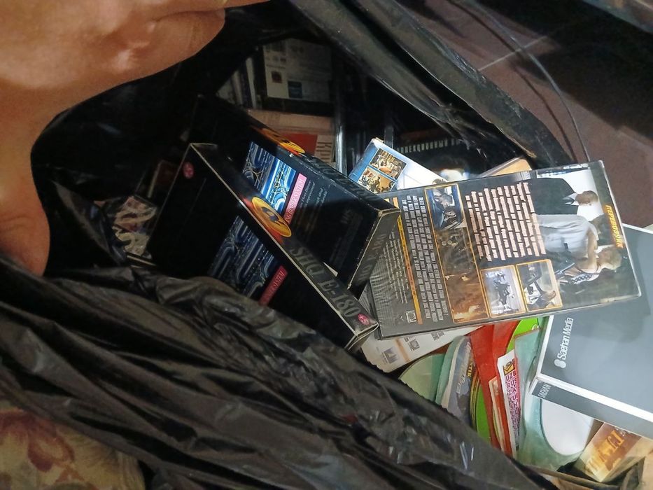 Отдам даром вещи (б/у). Состояние хорошее, без дефектов.