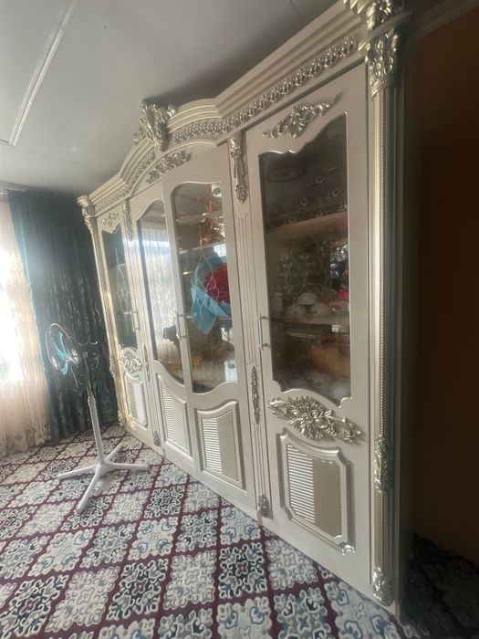 Mebel sotiladi tezlik bilan arzon narxda