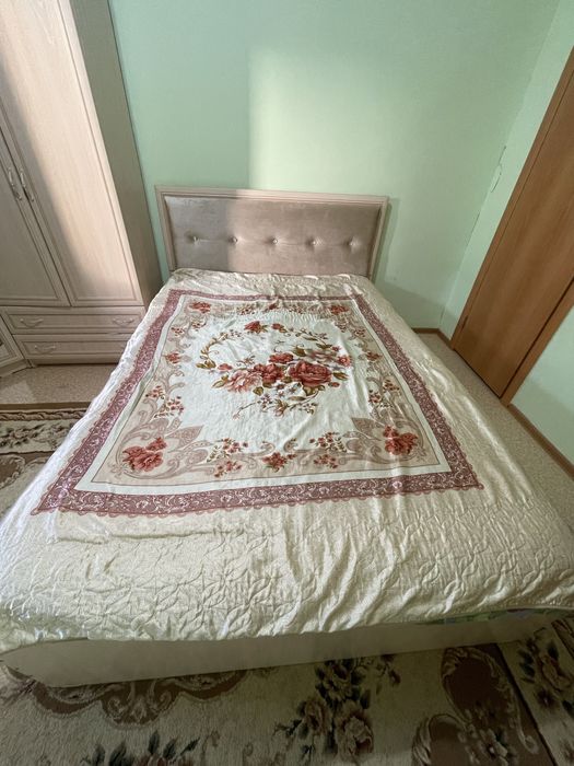 Продам спальный гарнитур