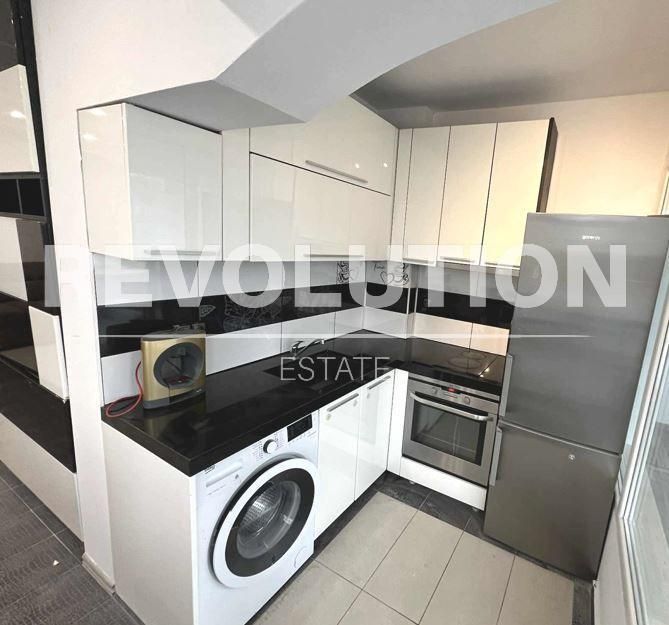 Дава се под наем Тристаен апартамент в Варна, Колхозен пазар - 69 кв.м за 458.49 € - Снимка #3