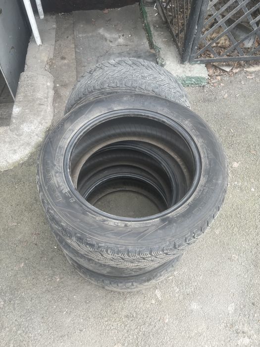 Продам шины R16 NOKIAN
