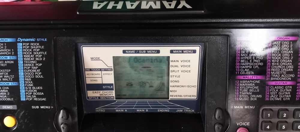 Синтезатор"Ямаха"PSR 220