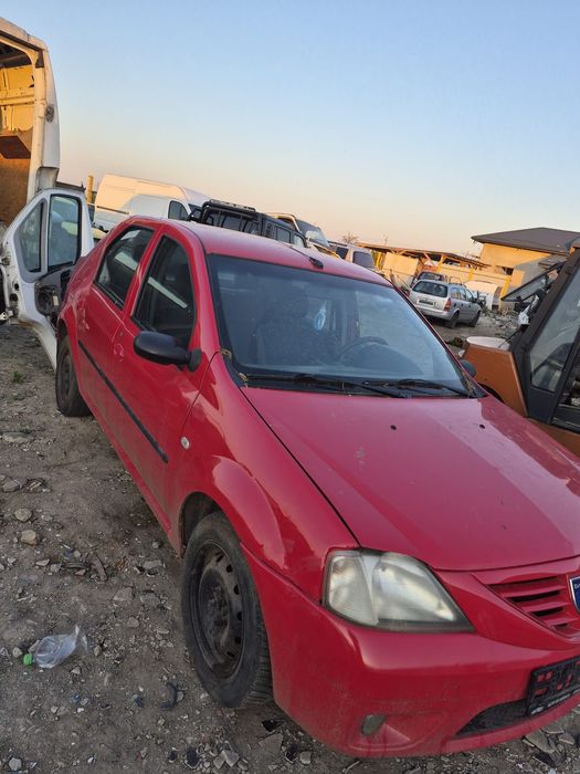 Piese dacia Logan uși motor cutie faruri roti caseta