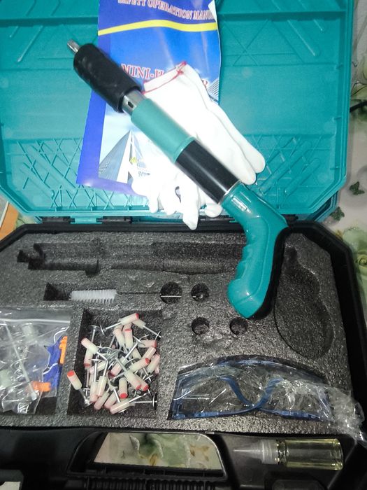 Монтажный пистолет