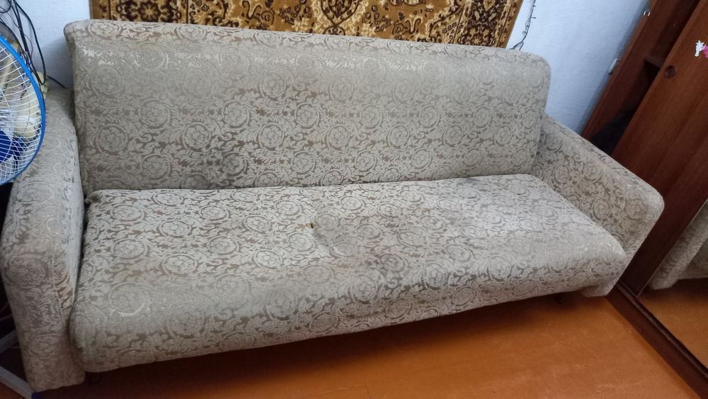 Отдам диван бесплатно!