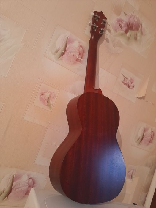 Укулеля Ария коричневого цвета