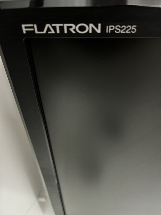 Monitor LG Flatron IPS225