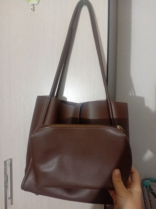 Отдам сумку шопер с косметичкой