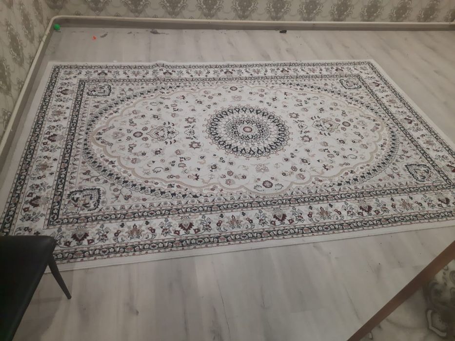 Продам ковёр в хорошем состоянии