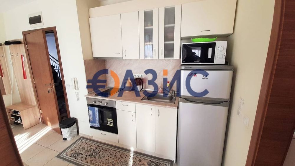 Продава се Тристаен апартамент в к.к. Слънчев бряг - 65 кв.м за 1208 €/кв.м - Снимка #2