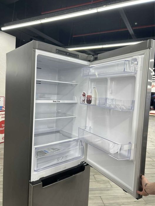 Продам новый холодильник Samsung