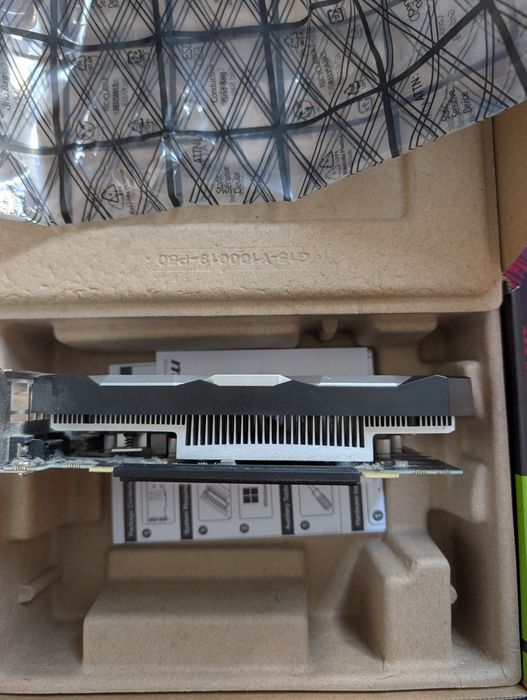 Placa video Nvidia GTX 1650 4 gb