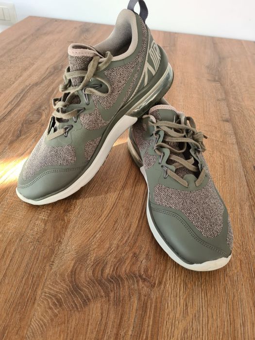 Nike Air Max adidași