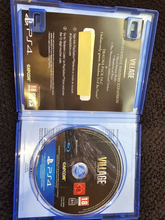 Resident Evil Village gold edition PS4