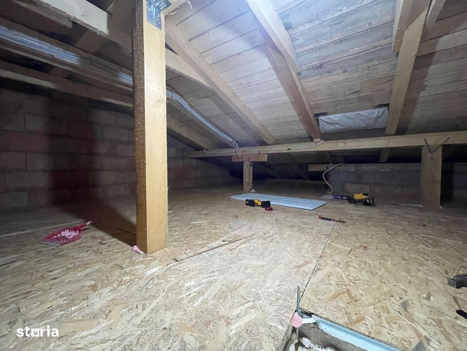 Duplex despartit prin camera tehnica  finisaje premium Mosnita
