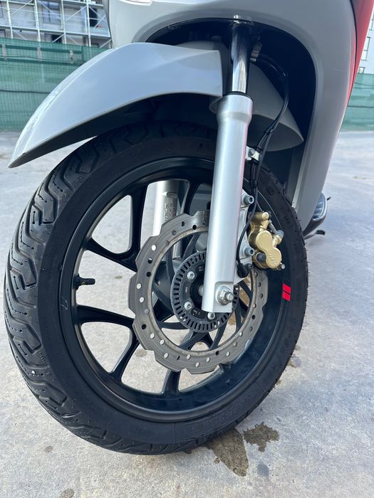 Piaggio Medley S 125CC 2021 + accesorii de 700€