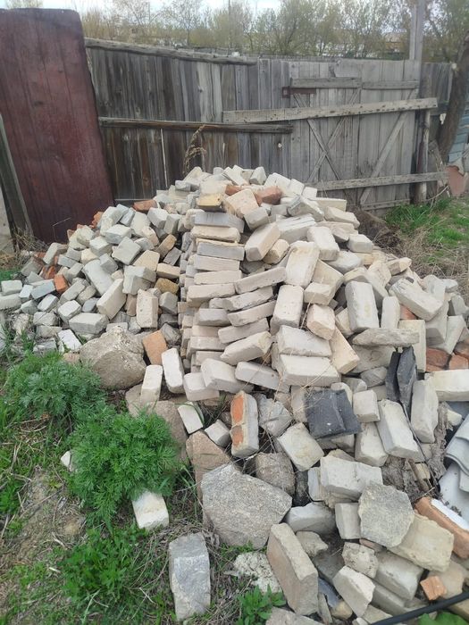 Отдам кирпич. Бесплатно.