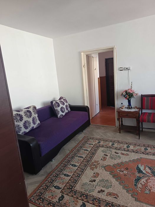 Apartament cu 2 camere pe Bulevard. Preț 17500 euro