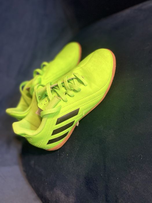 Incaltaminte pentru fotbal marimea 33