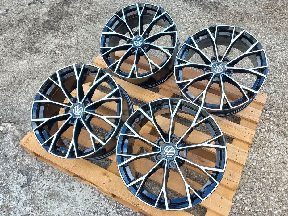 17"Vw 5x112 Seat Škoda Audi 7.5j et40 Black Polish Чисто Нови.
17.Vw 5