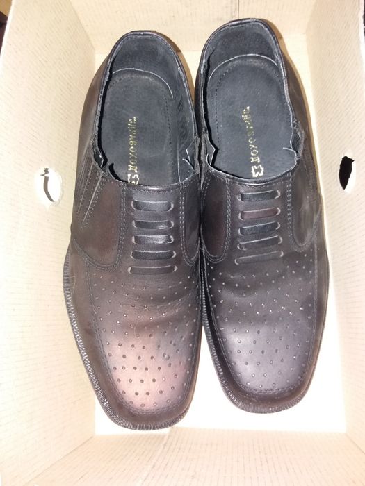 обувки български мъжки