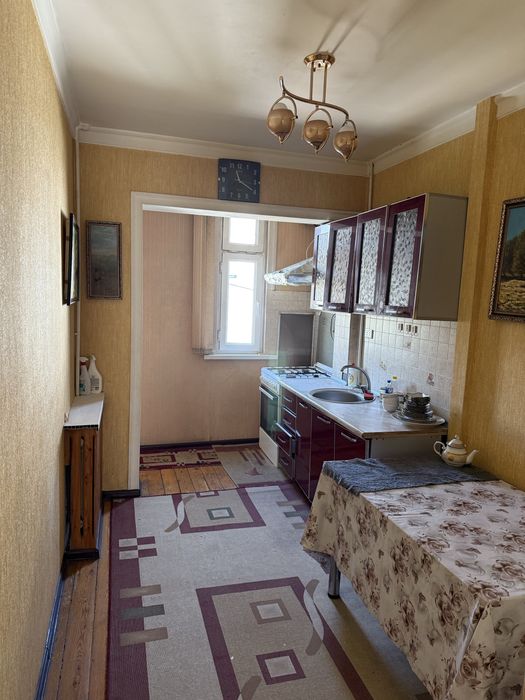 Bobur ko’cha 3-7-9 kvartira ijaraga beriladi. Srochna bezmakler