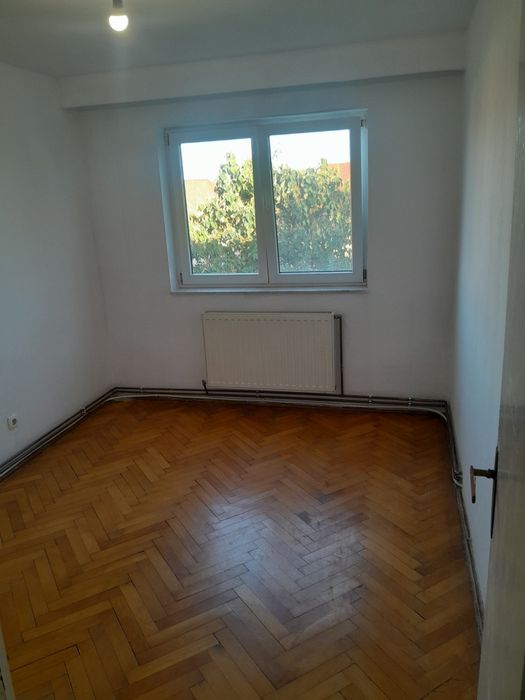 Vînd apartament 2camere Gladiolei etaj2/2