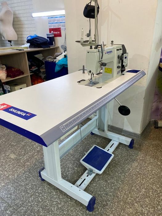 Продам профессиональную машинку зигзаг