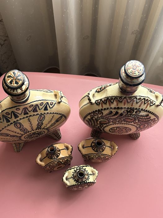 Set vechi de plosci din ceramică tradițională pictată manual – 5 piese