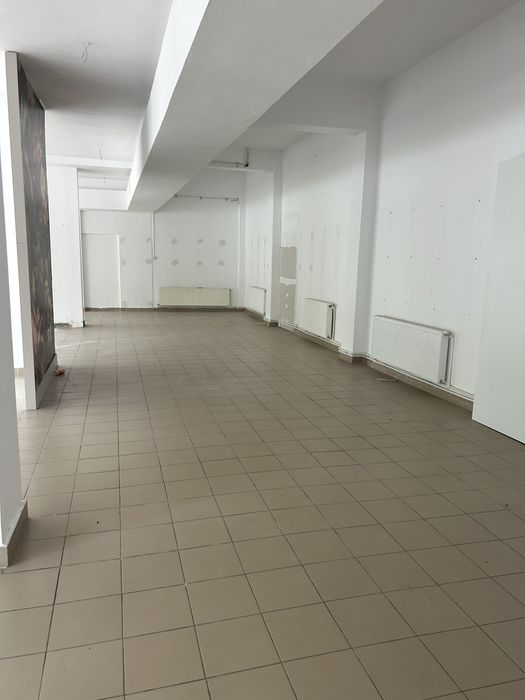 Vand spatiu comercial