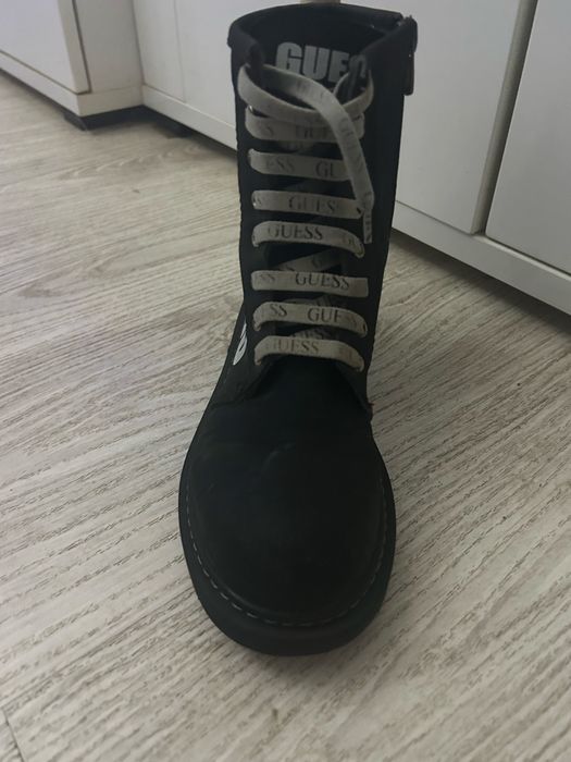 Боти за момче guess 36 номер