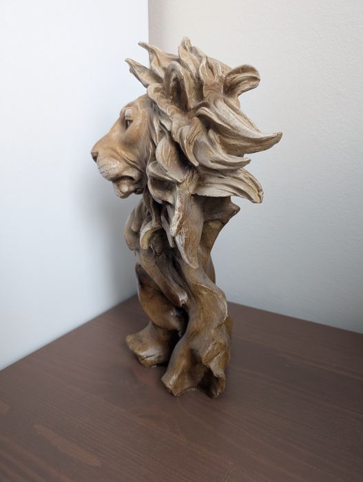 Декоративна статуетка лъв