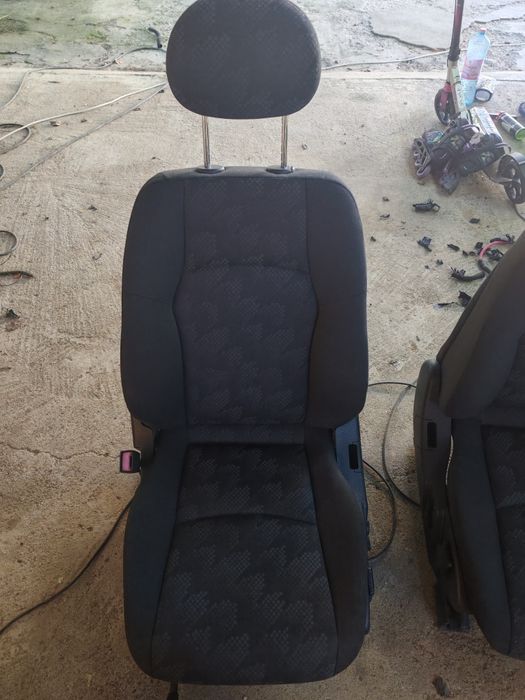 Scaune full electrice Mercedes