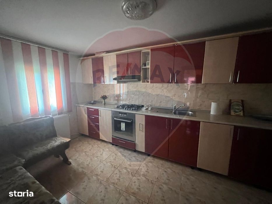 Casă 5 camere Iresti