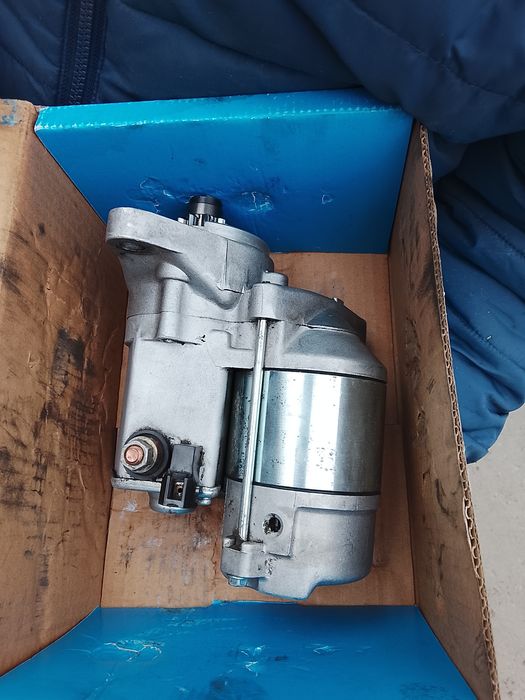 Продам стартер на Toyota Y-4