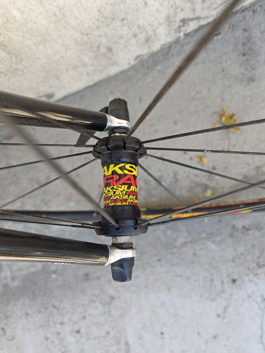 Cursieră full carbon