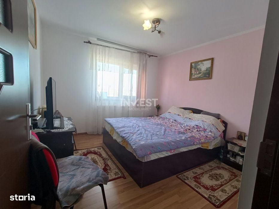 Casa S+P+1E, 185mp Utili, 5 camere, la strada principala -  TOMESTI