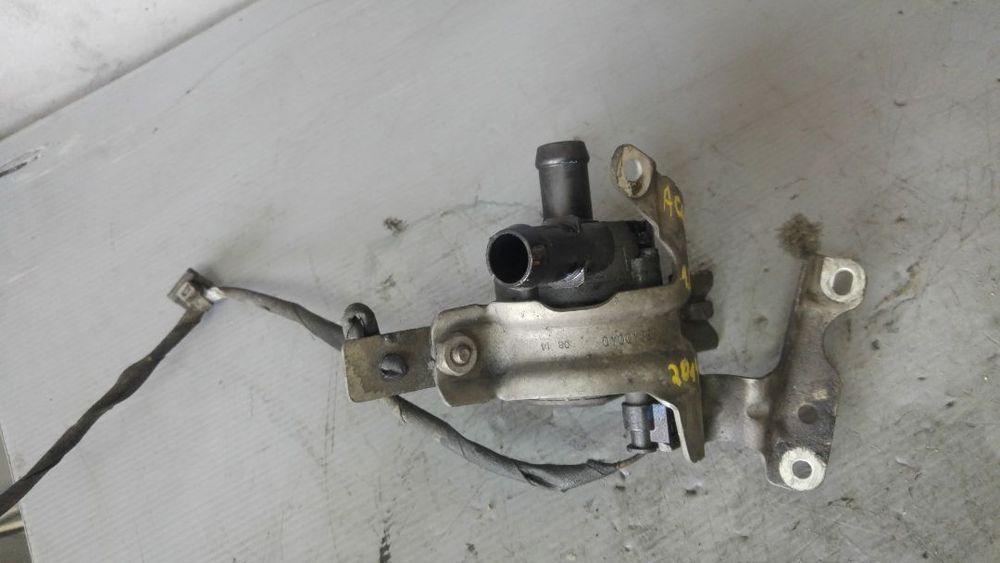 Pompa recirculare apa 1.5 d mercedes a-class w176 a0005000686