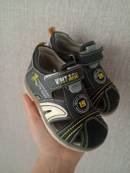 Отдам бесплатно сандали