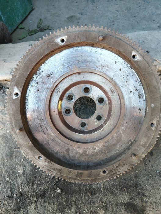 Продам маховик,корзину,фередо в комплекте