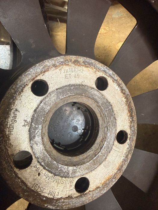 Jante originale VW 5x112 R16 echipate cauciucuri de iarna 205/55R16