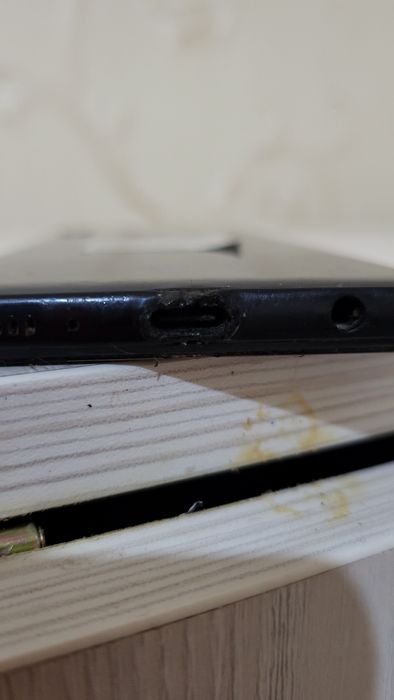 Samsung A30 в хорошем состоянии