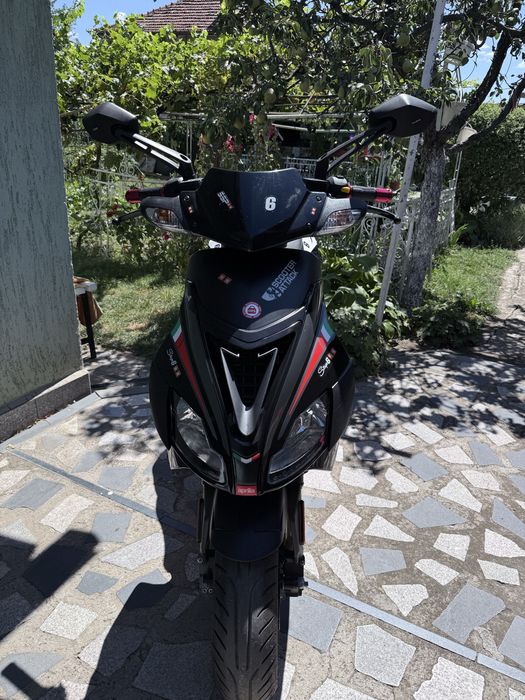 Aprilia SR 50 Скутер