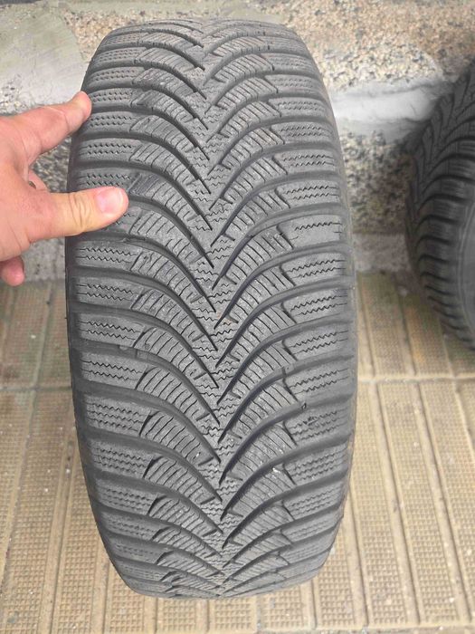 Продавам комплект зимни гуми с джанти Hankook Winter