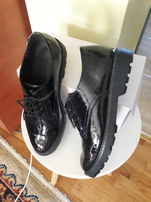 Pantofi Tamaris lac 37 cu siret
