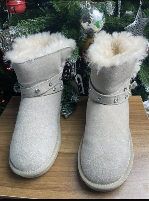 Ghete tip UGG din piele întoarsă